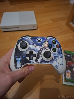 Xbox One S + 4 hry - 4