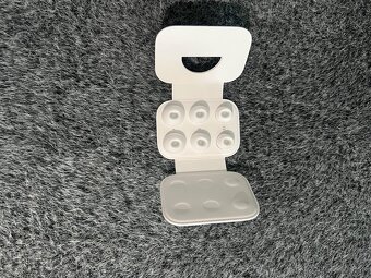 Apple AirPods Pro 2 – výborný stav - 4