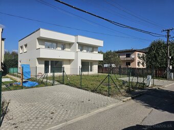 Predaj 4 izb.dvojpodlažného domu v mestskej časti Strážov - 4