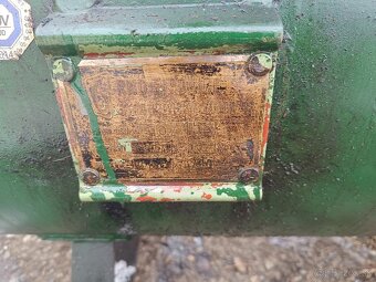 Predám vzduchový kompresor 200L - 4