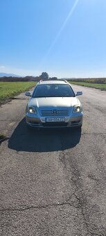 Toyota Avensis - 4