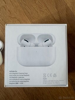 Apple AirPods Pro - 4