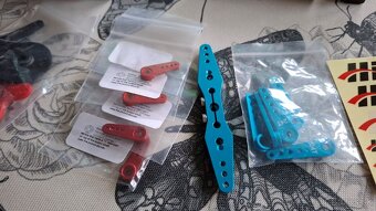 Hitec serva s prislusenstvom - 4