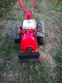Predám záhradný malotraktor s príslušenstvom - 4