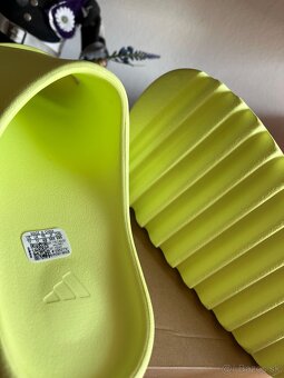Yeezy Glow Green - 4