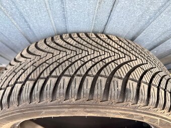 Predám celoročné pneumatiky Kumho 215/50 R18 HA32 92W 3PMS - 4
