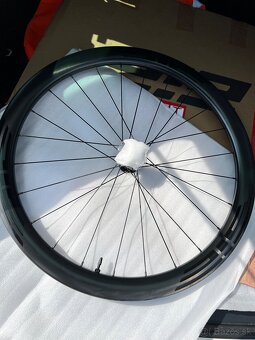 silnicni kolo Focus Izalco Race Carbon 2020 - 4