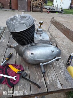 Motor jawa250 - 4