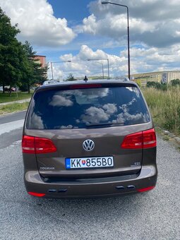Volkswagen Touran - 4
