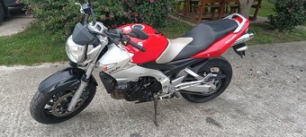 Suzuki gsr 600 - 4
