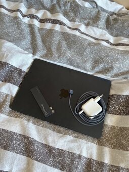 MacBook Air 15" Apple M3 8C CPU 10C GPU 16GB 512GB - 4