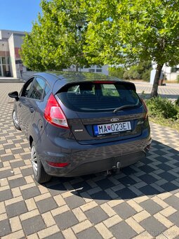 Ford Fiesta 1.6 TDCi DPF ECOnetic (EU5) - 4