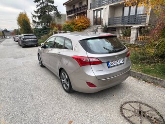 TOP STAV - Hyundai i30 CW 1.6i CRDi VGT GO, IBA 75900 km - 4