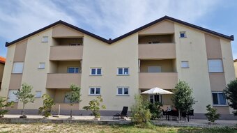 Chorvátsko pekný dvojspálňový apartmán prvý rad pri mori - 4