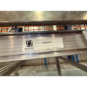 EUROLINE hliníkový pojazdný rebrík s plošinou, 8 priečok, vý - 4
