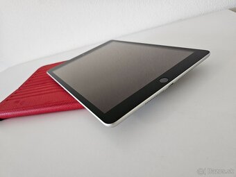 Apple iPad 9th (generation) - 4