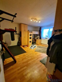 REZERVOVANÉ Predáme 4.izb RD pozemok 734m - 4