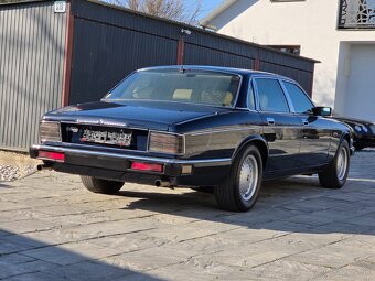 Jaguar Daimler XJ40 - 4