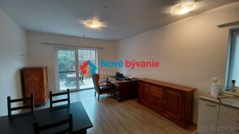 REZERVOVANÉ - Byt s výhodami rodinného domu - vlastná záhrad - 4