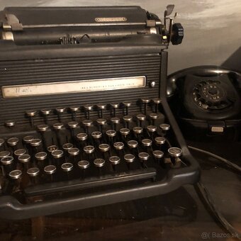 Pisaci stroj Olivetti - 4