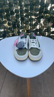 Air Jordan 1 Low OG “Olive” Travis Scott - 4