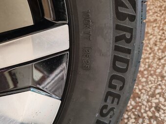 Predám Bridgestone + elektrony 215/60 R17 - 4