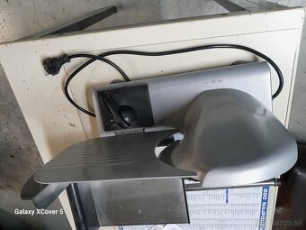 Predám elektrický krájač Tarrington House FS1500M - 4