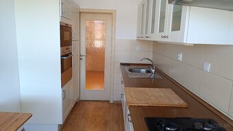 Prenájom slnečného 3i bytu v NMnV - Hájovky - 72 m² - 4
