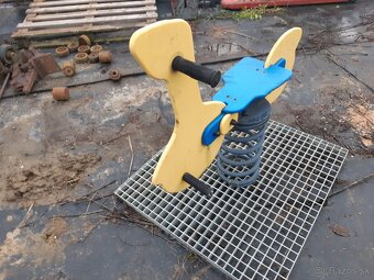 Predam pruzinovu hojdacku - 4