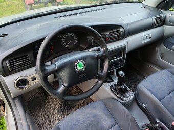 Octavia 1 1,6 74 KW - 4