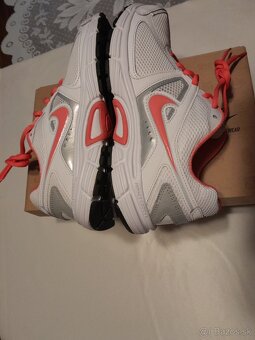 Dámske biele tenisky Nike - 4