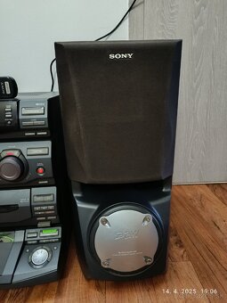 SONY XB60...2x120W RMS pri 8 ohmoch - 4