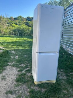 Predám chladničku s mraznickou indesit A+ - 4