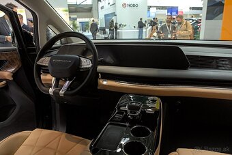 Dongfeng U-tour V9 Hybrid - 4