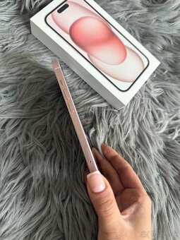 iPhone 15 - 4