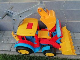 Hračky-smetiarske auto, traktor s lyžicou a bagrom - 4