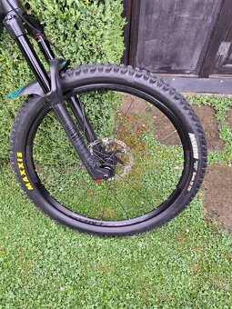 Zjazdovy bicykel trek slash - 4