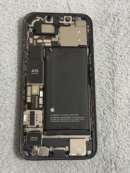 Predám apple iPhone 13 128GB Black Na náhradné diely - 4