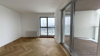 Na predaj, trojizbový byt 137 m2, 19. poschodie, Amfiteáter, - 4