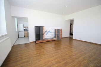 PREDAJ veľky 3 izb BYT 109m2 so záhradkou Bošany - 4