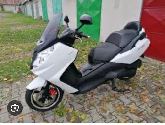 Yamaha x max 125 - 4