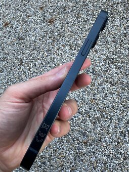 IPhone 14 - baterie 100% - 4
