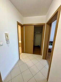 1-izbový byt s parkovaním na prenájom - 4