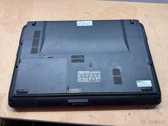 Predám pokazený notebook na náhradné diely zn.Asus x5dab. - 4