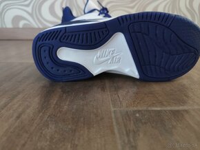 Nike Air Jordan Max Aura 5 - 4