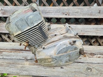 Motor jawa 350/638 - 4