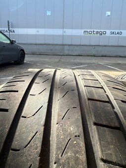 Pneu 235/40 r19 - 4