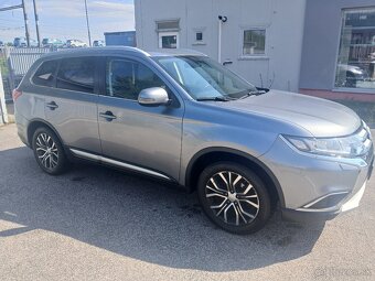 Mitsubishi Outlander - 4