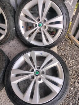 4ks alu disky orig. Škoda 5x112 R18 pneu 225/40 r18 - 4