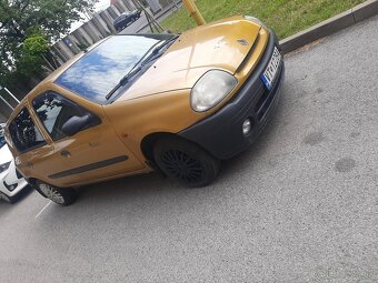 Predám Renault Clio 1.2 - 4